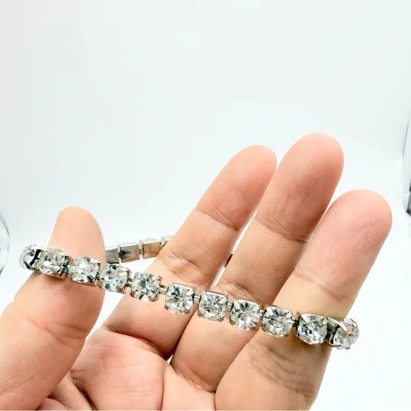 Silver Tone Rhinestone Tennis Stretch Bracelet Clear Crystal - Picture 5 of 7